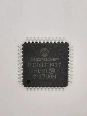 Componenti del bordo del circuito integrato del MICROCHIP QFP-44 di PIC16LF1937-I/PT